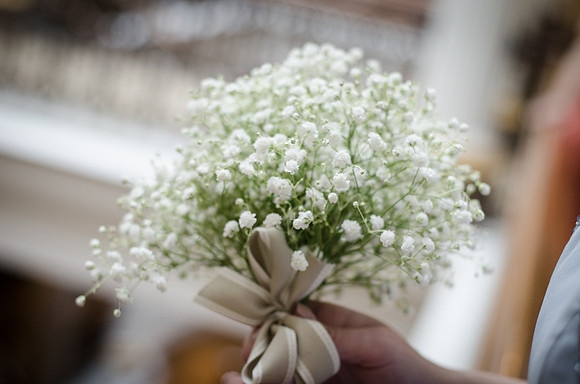 A Simple and Elegant Wedding Bouquet