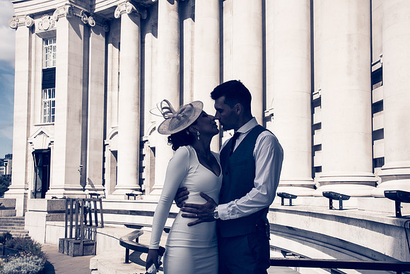 A Dramatic Kiss in London